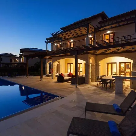 Iris Villa *